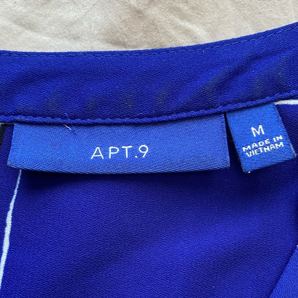 Bundle of 5 Women Blouses - Picture 7 of 16